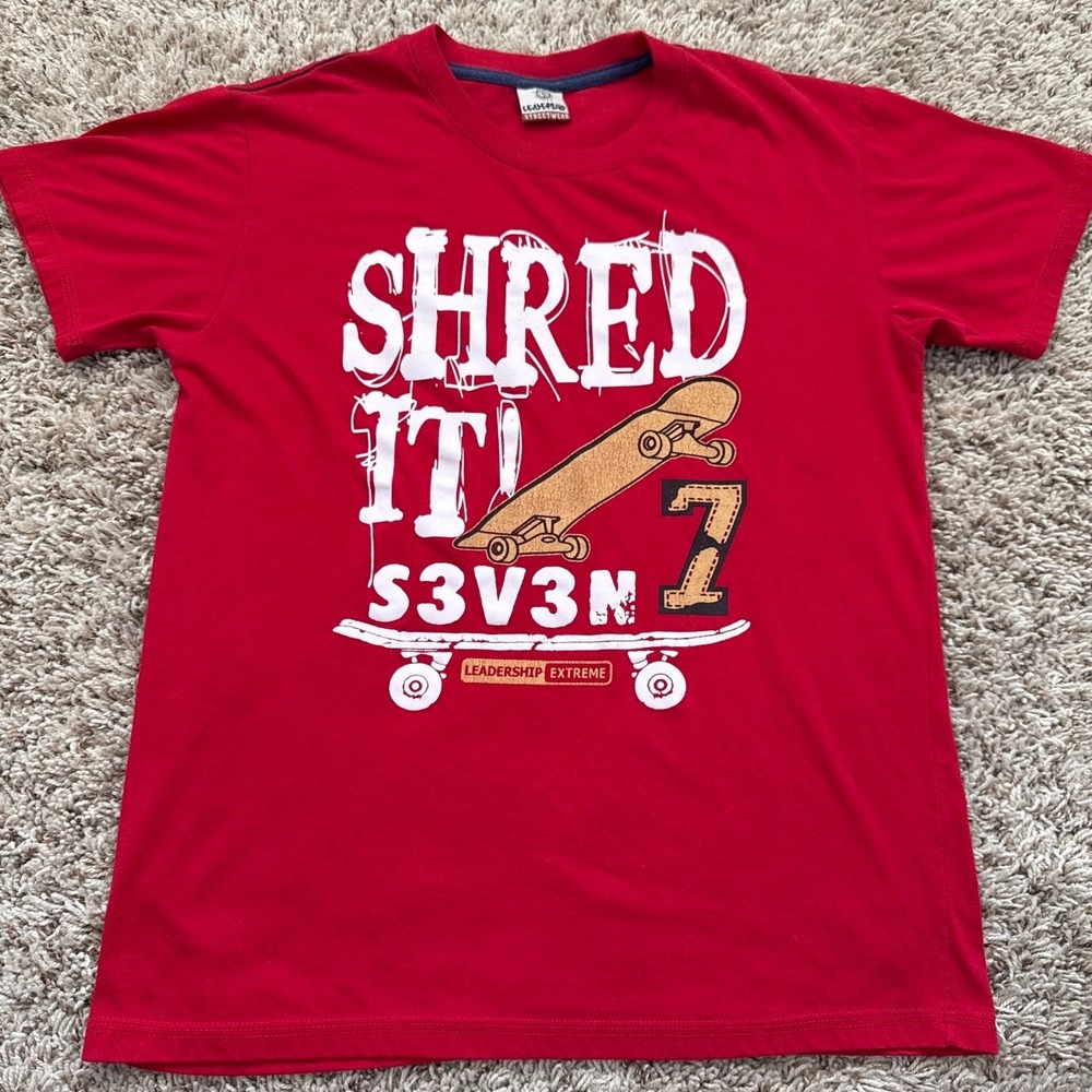 Y2K Leadership Streetwear Shred It Skateboard Graphic T-Shirt Red Mens S3V3N S
